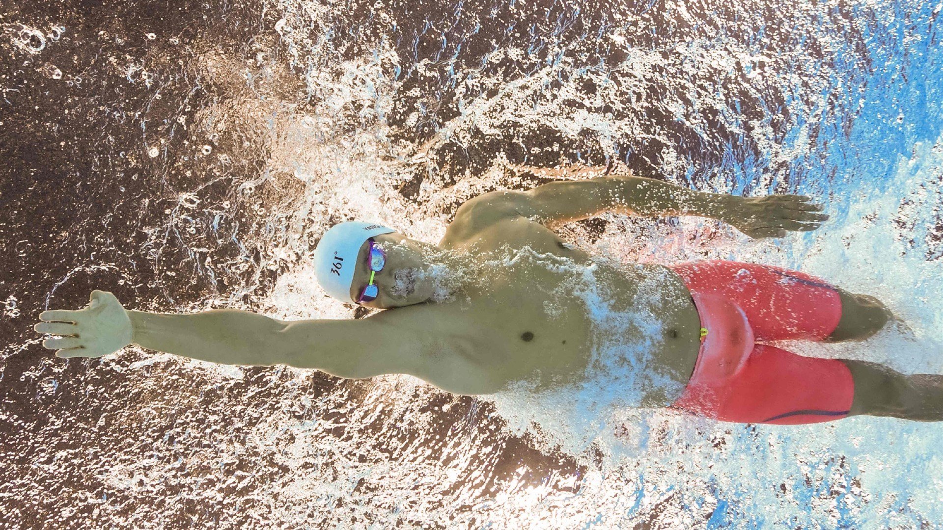 “中超联赛裁判员培训全面升级，裁判水平不断提高”，2021中超裁判员